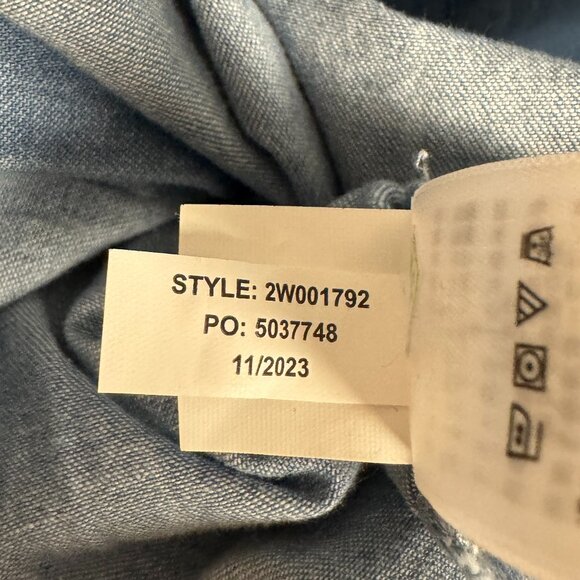 Vineyard Vines Women's Cotton Denim Chambray Shirt Long Sleeve Button-Up Size SM - Picture 4 of 4